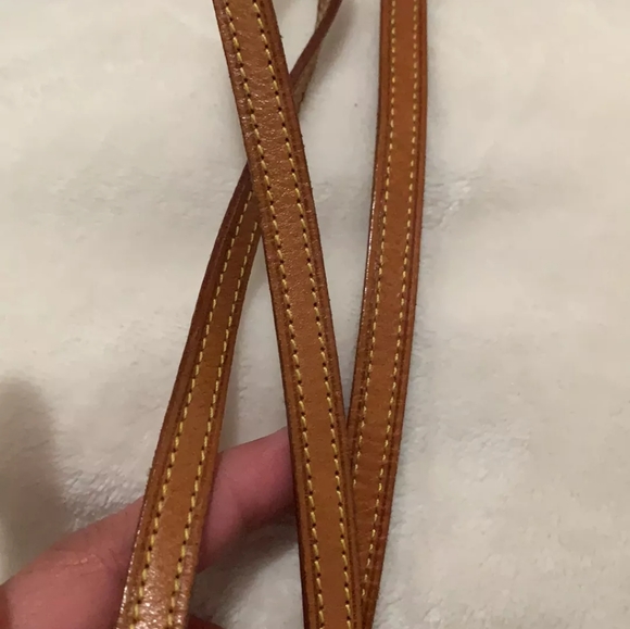 Pre Loved Louis Vuitton Pochette Twin - Picture 3 of 6